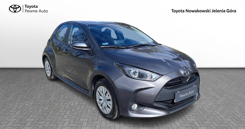 Toyota Yaris cena 68900 przebieg: 52665, rok produkcji 2022 z Oborniki Śląskie małe 379